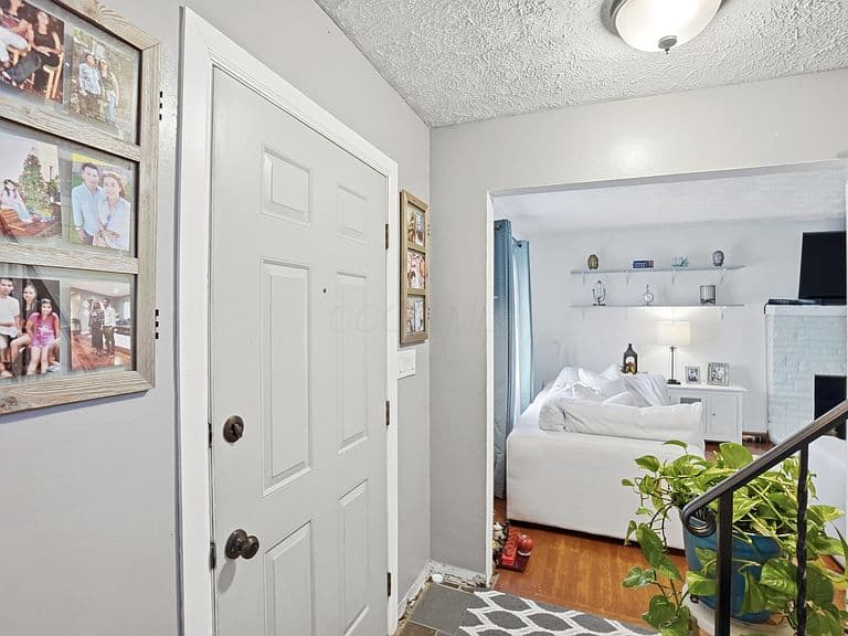 Listing photo 5