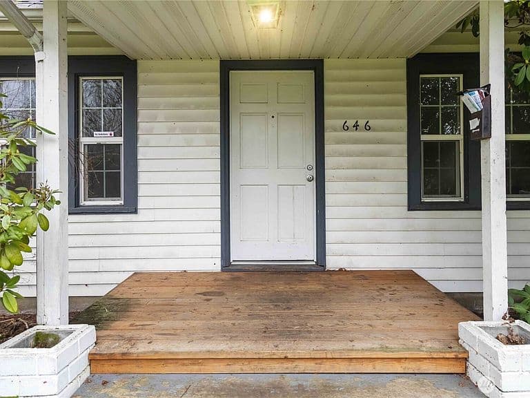 Listing photo 3