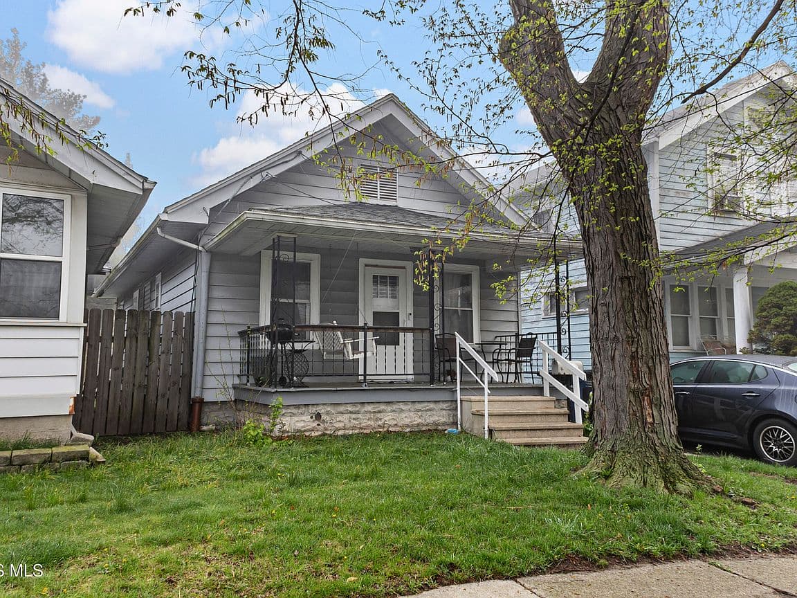 Primary listing photo