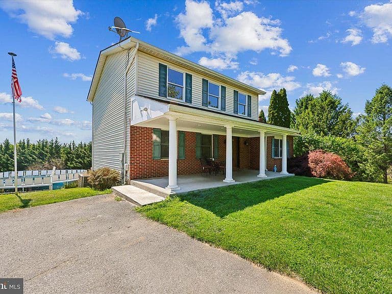Listing photo 5