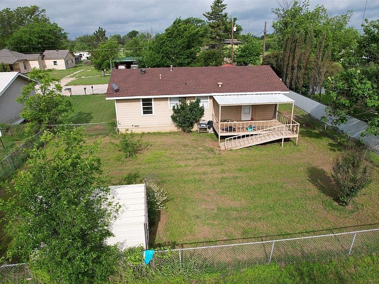 Listing photo 4