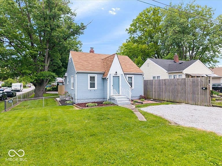 Listing photo 2