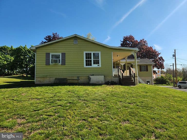 Listing photo 4