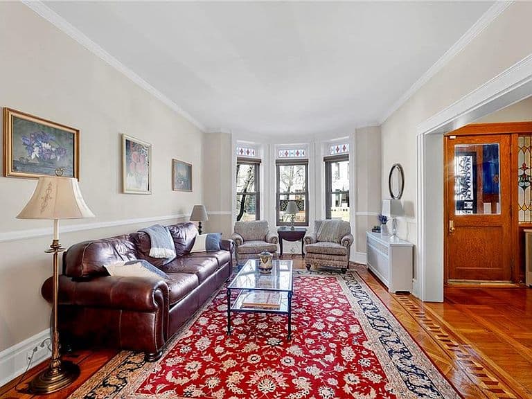 Listing photo 3