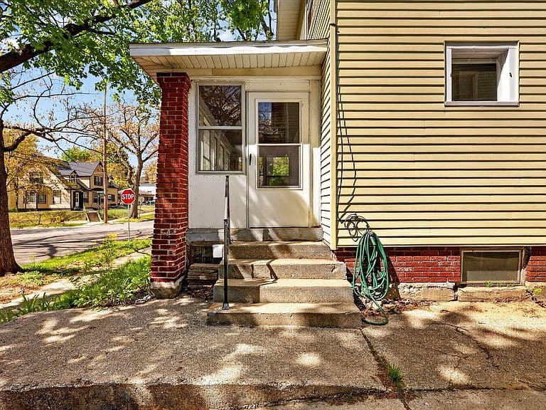 Listing photo 4