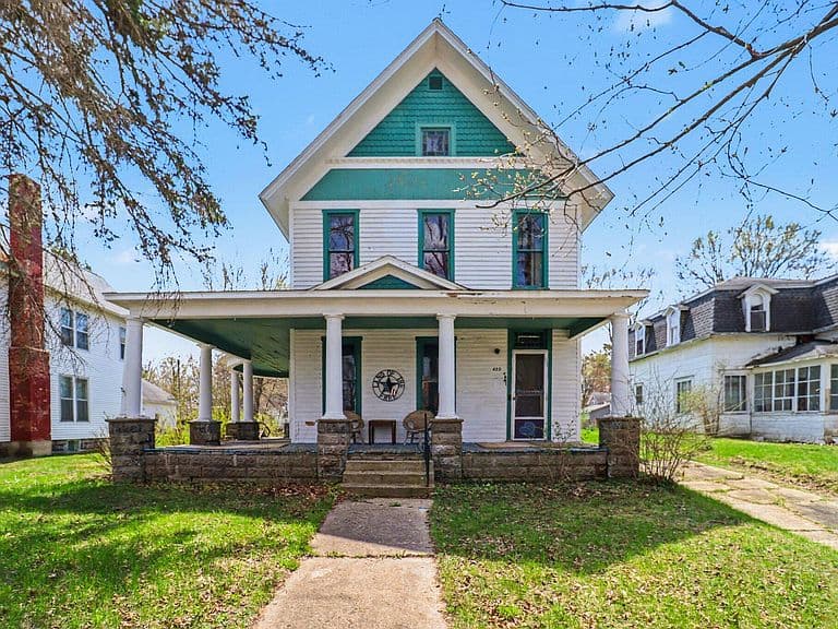 Listing photo 3