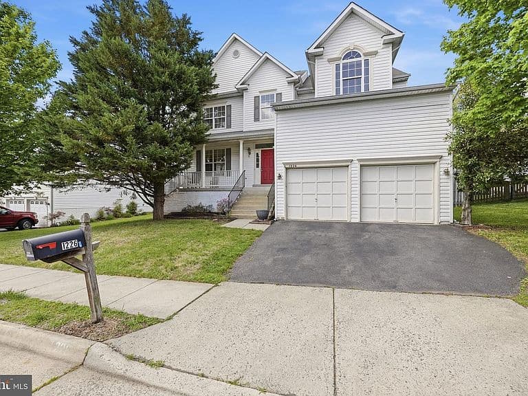 Listing photo 3