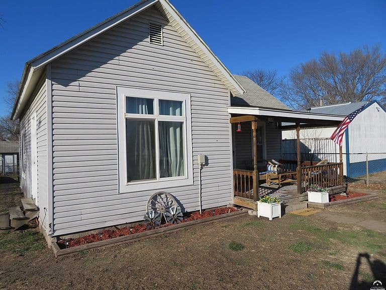 Listing photo 3