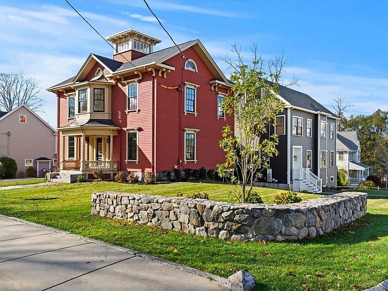 Listing photo 2
