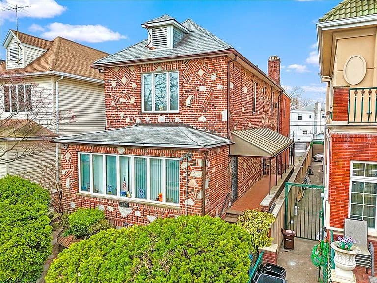 Listing photo 3
