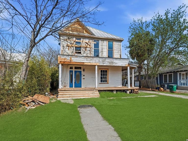 Listing photo 2