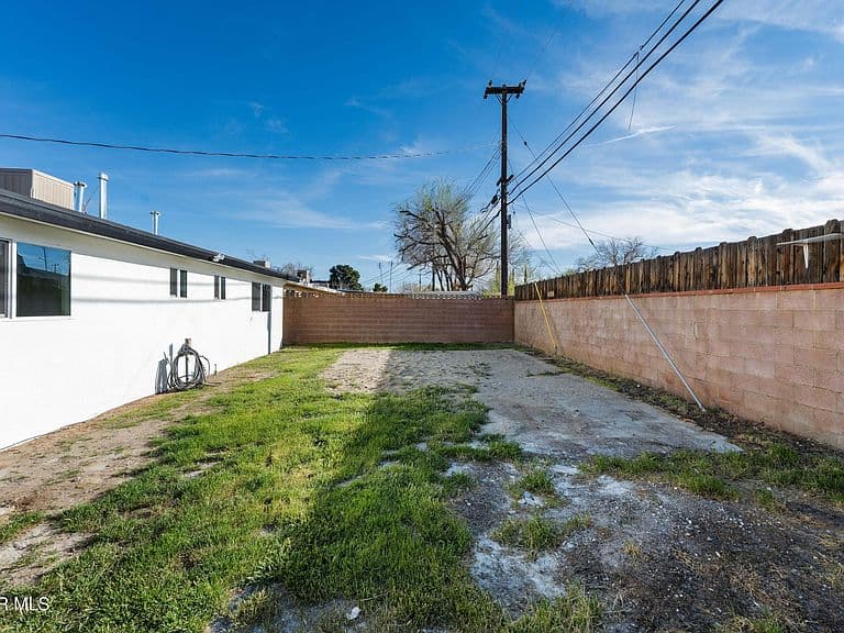 Listing photo 5