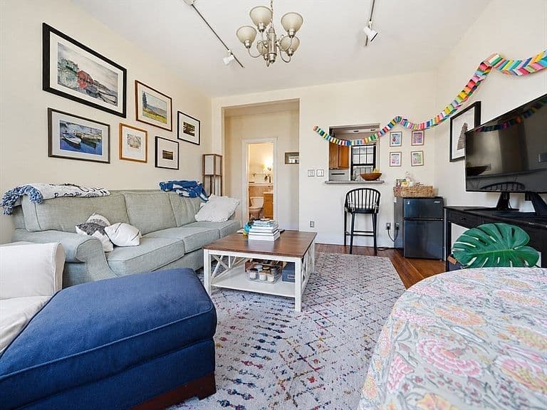 Listing photo 3