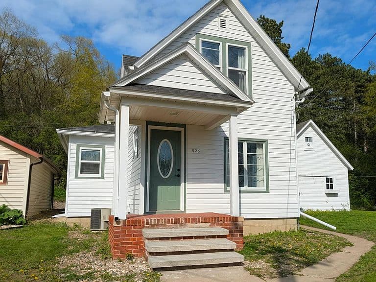 Listing photo 3