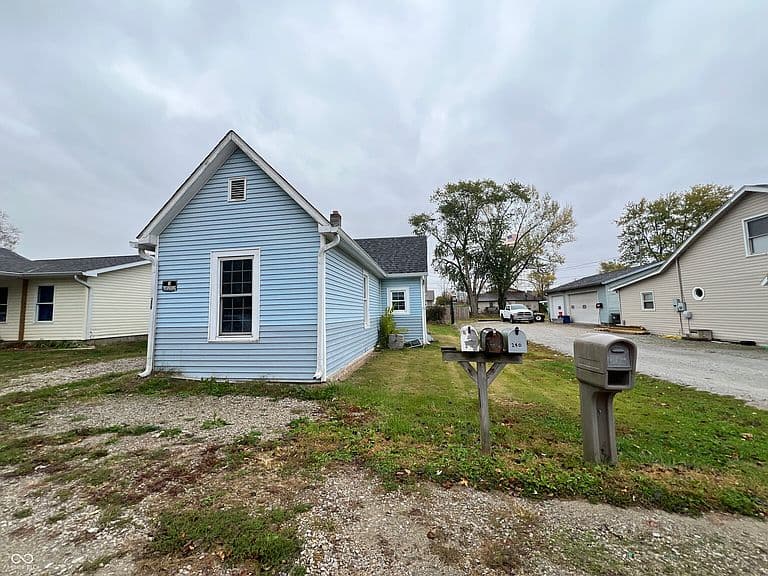Listing photo 3