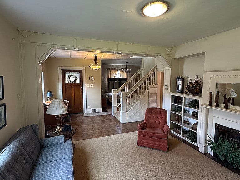 Listing photo 3