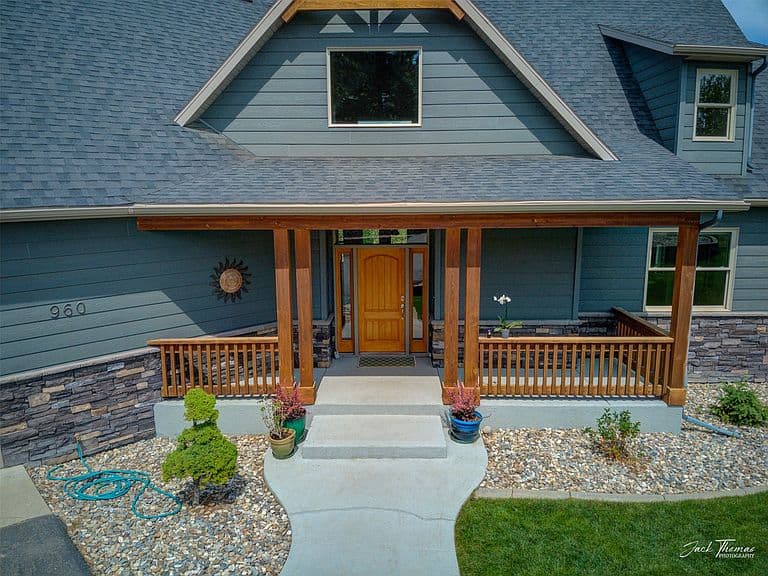 Listing photo 2
