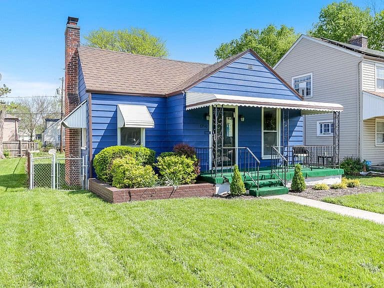 Listing photo 2