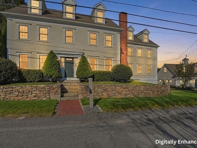 Listing photo 2