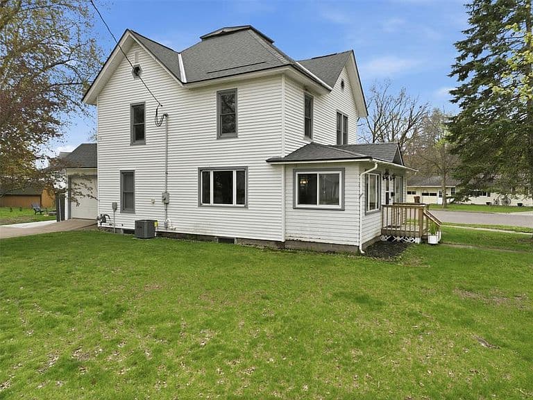 Listing photo 4