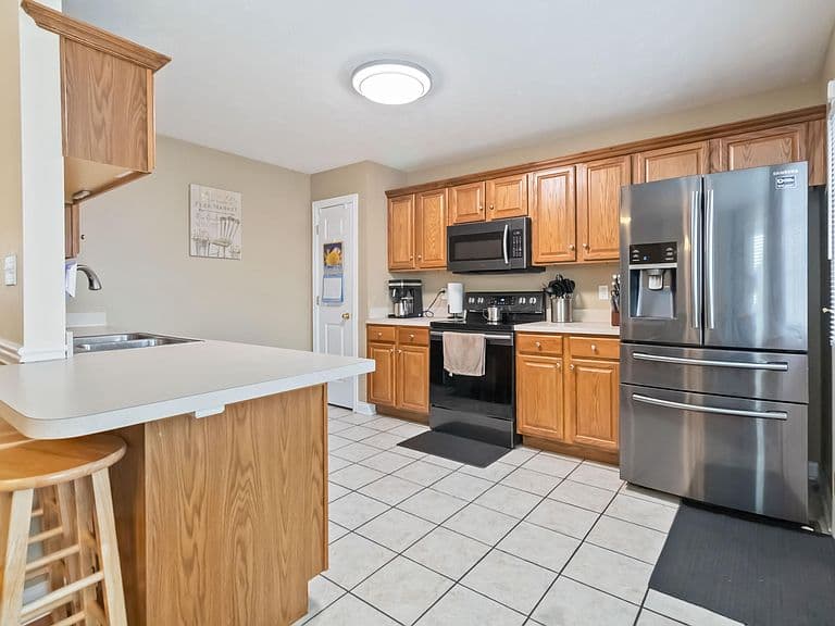 Listing photo 5