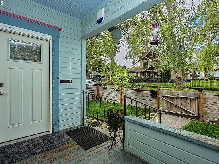 Listing photo 5
