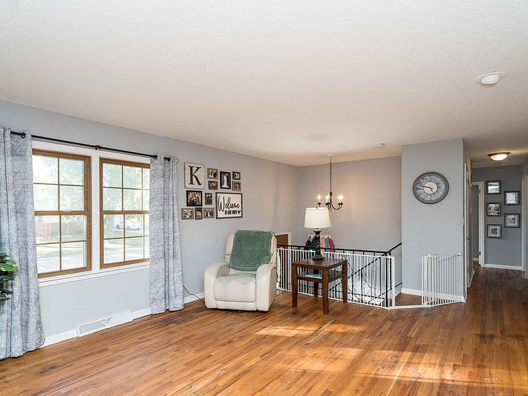 Listing photo 4