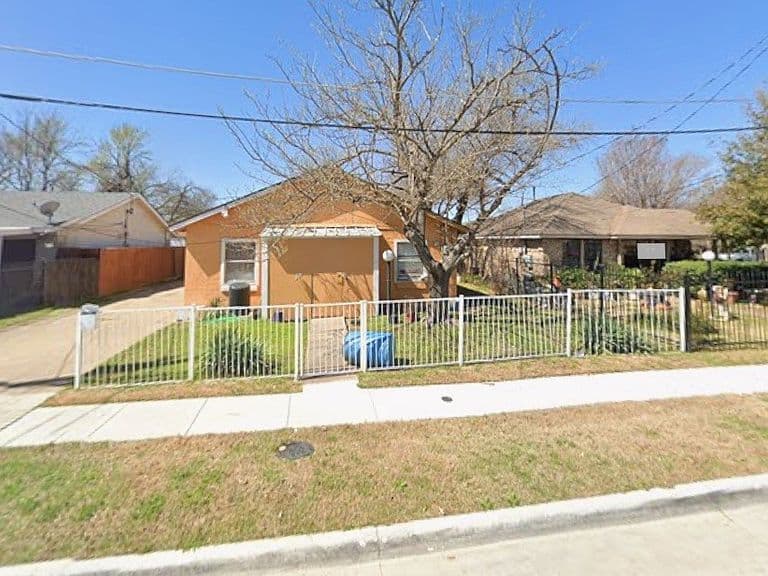 Listing photo 3