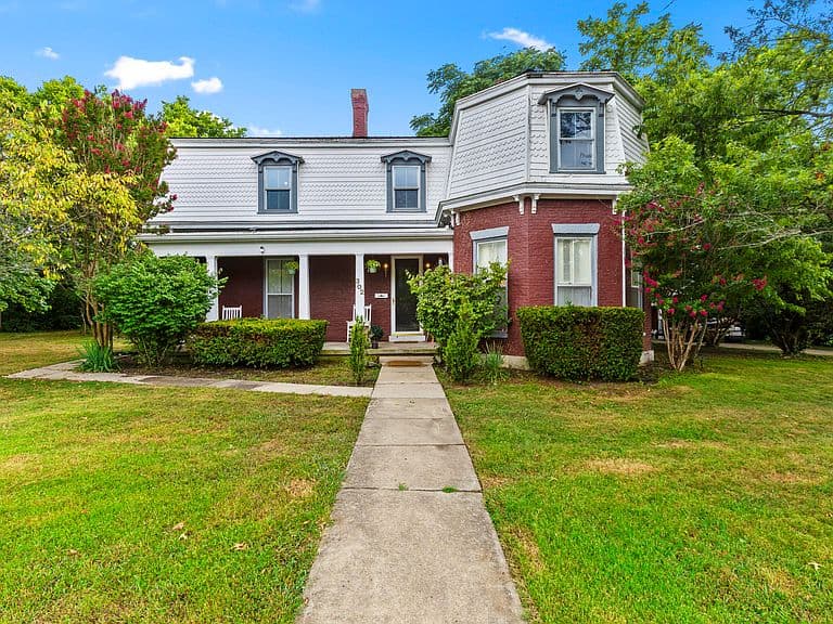 Listing photo 5
