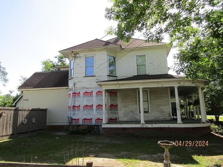 Listing photo 2