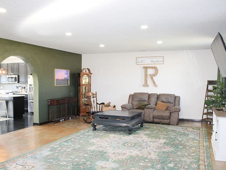 Listing photo 5
