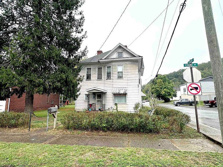 Listing photo 4