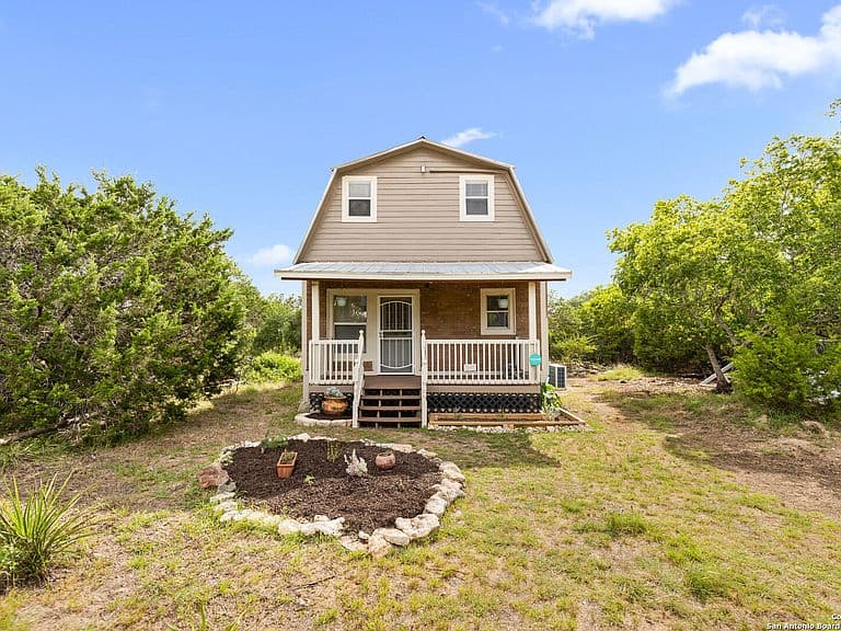 Listing photo 4