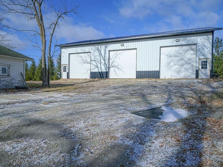Listing photo 4
