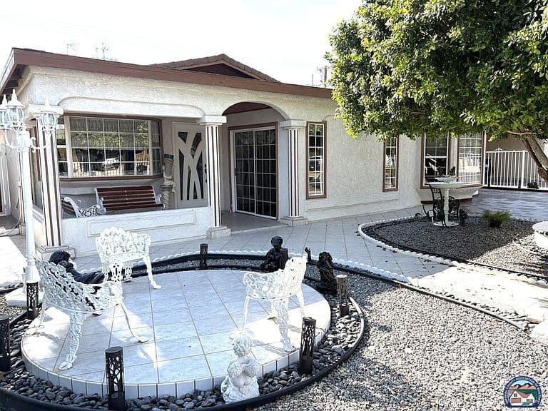 Listing photo