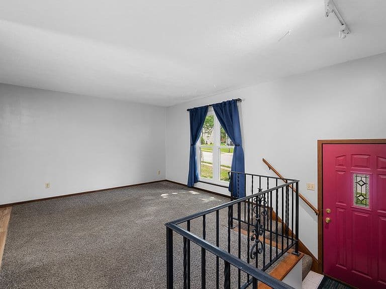 Listing photo 5