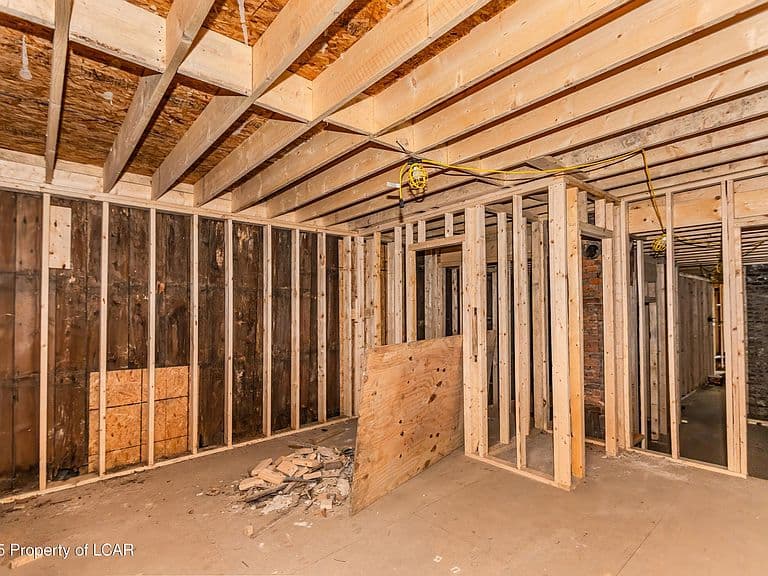 Listing photo 5