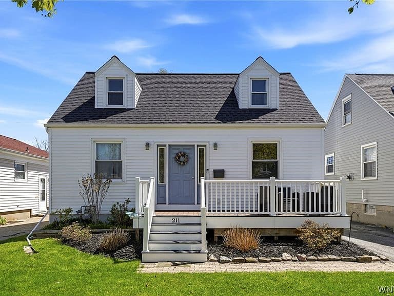Listing photo 2