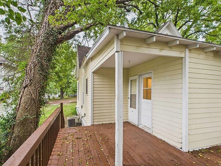 Listing photo 3