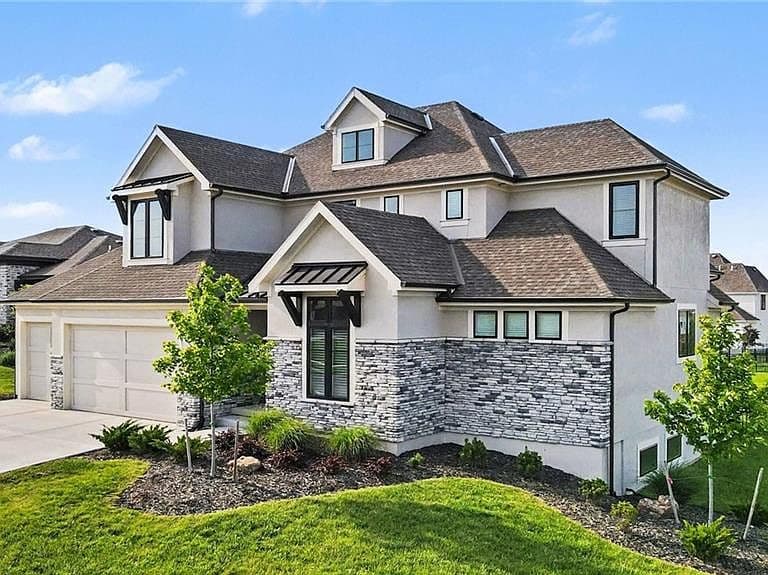 Listing photo 2