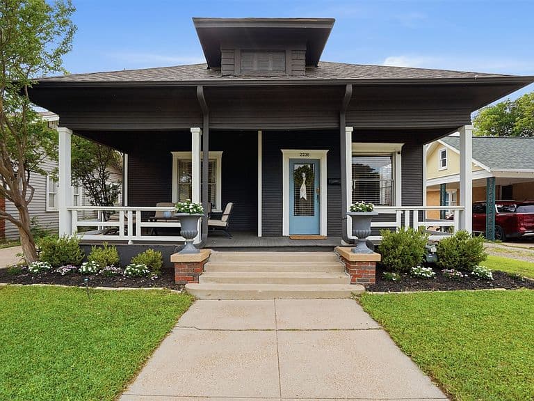 Listing photo 3