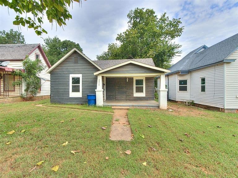 Listing photo 2