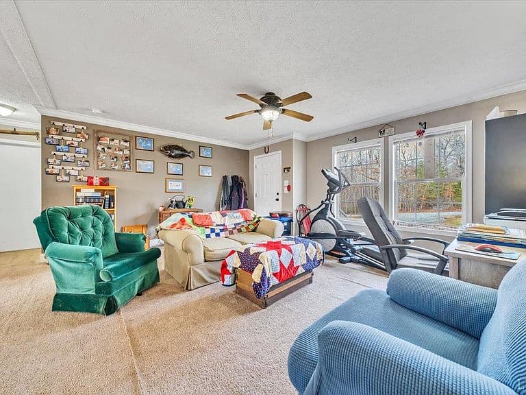 Listing photo 4