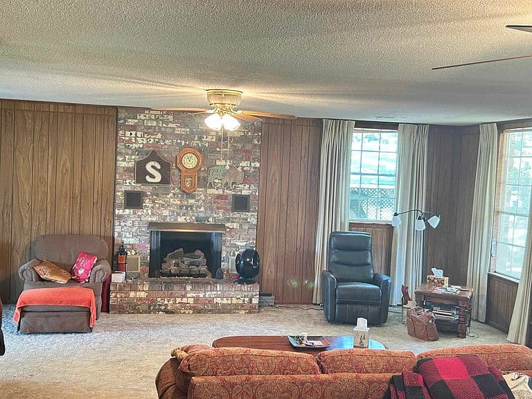 Listing photo 3