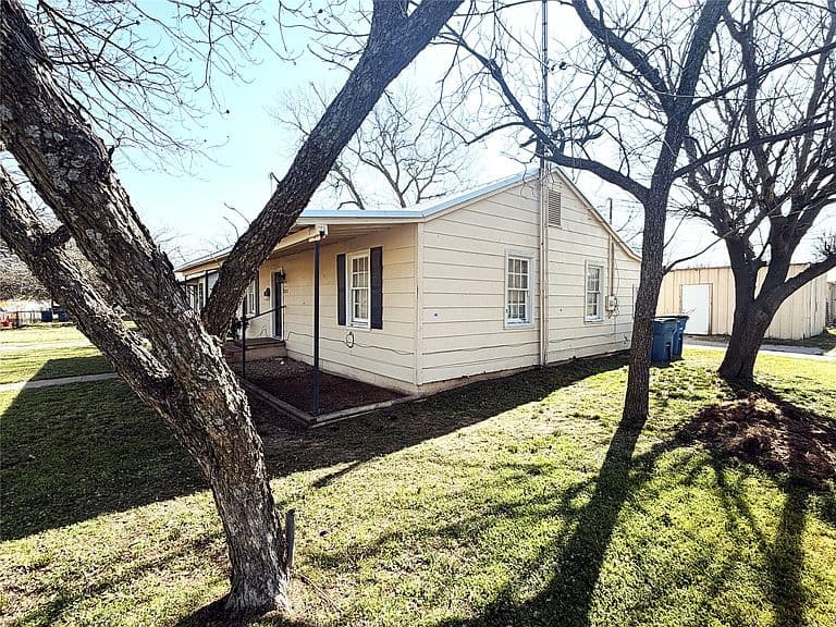 Listing photo 4