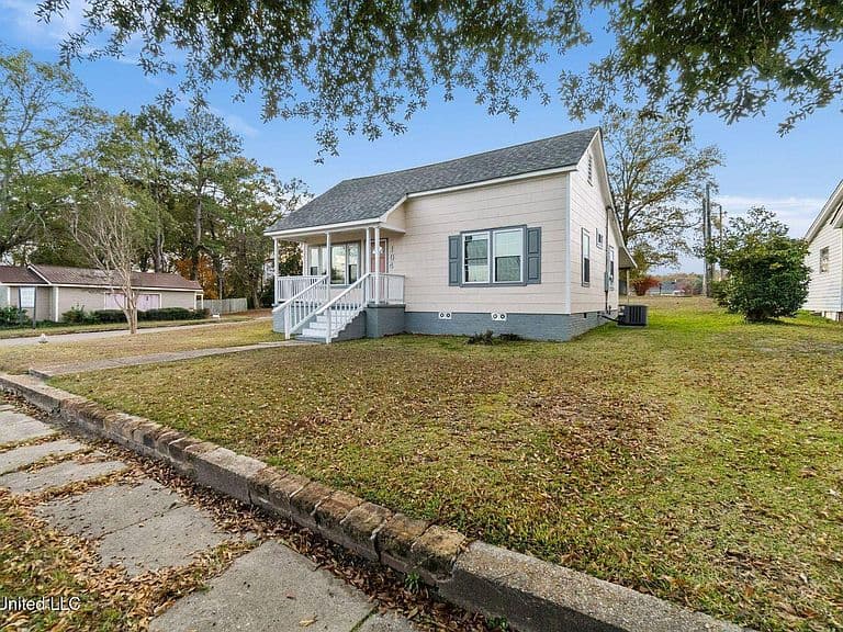 Listing photo 4