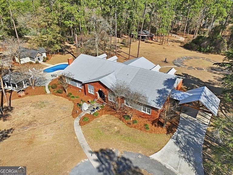 Listing photo 4
