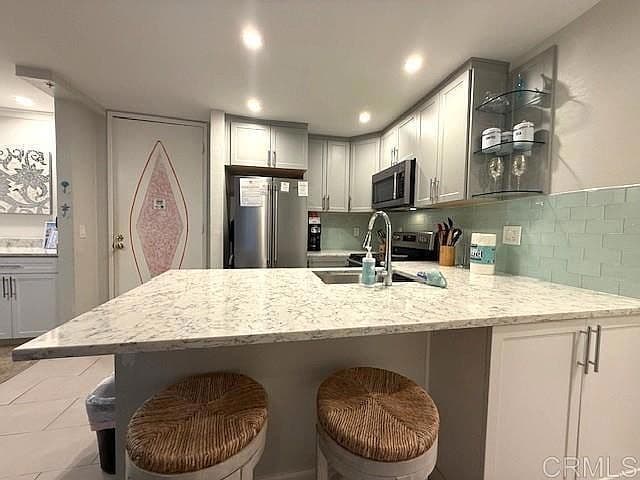 Listing photo 2