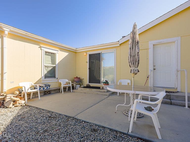 Listing photo 4