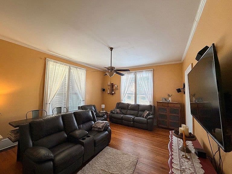 Listing photo 4